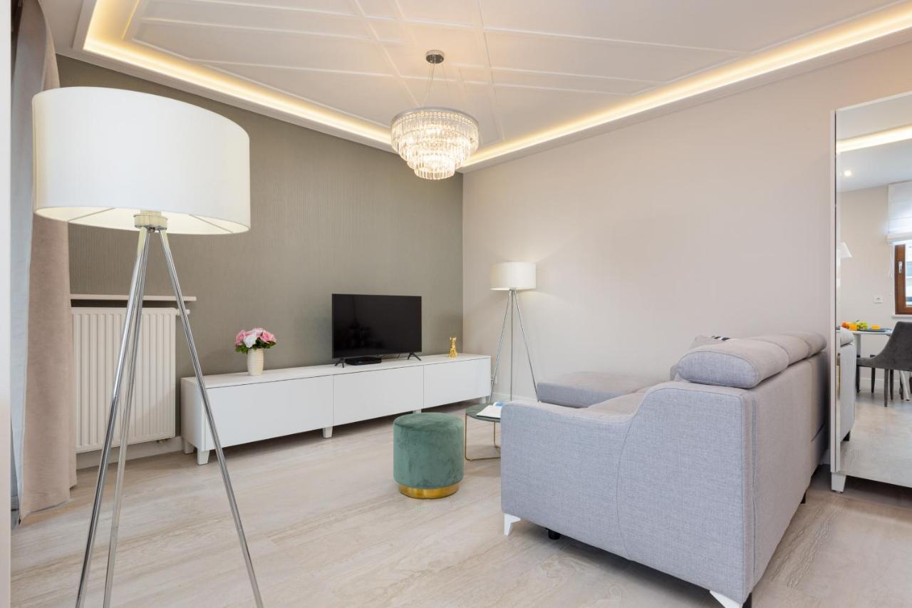 City Center Apartments Grzybowska With Parking By Noclegi Renters Βαρσοβία Εξωτερικό φωτογραφία