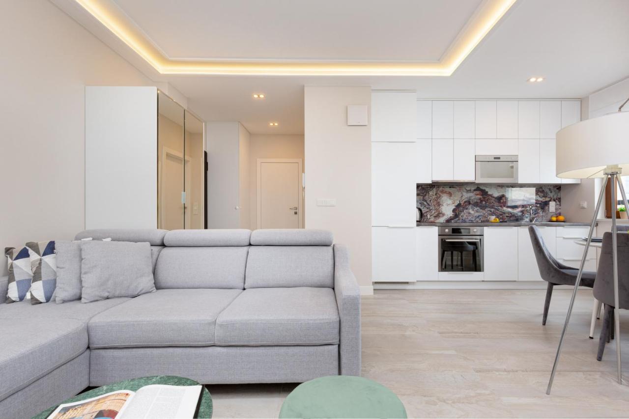 City Center Apartments Grzybowska With Parking By Noclegi Renters Βαρσοβία Εξωτερικό φωτογραφία