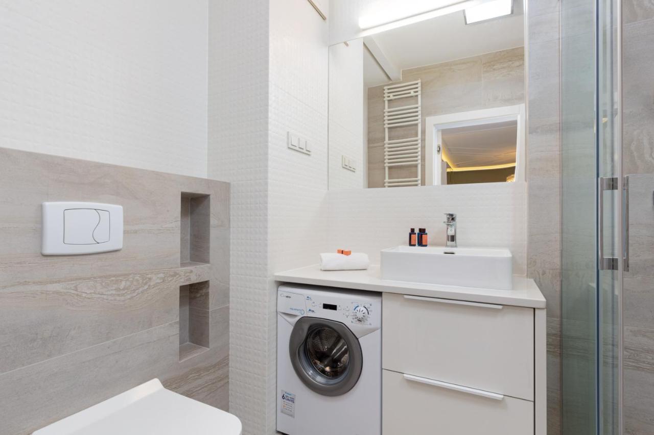 City Center Apartments Grzybowska With Parking By Noclegi Renters Βαρσοβία Εξωτερικό φωτογραφία