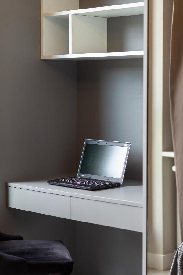 City Center Apartments Grzybowska With Parking By Noclegi Renters Βαρσοβία Εξωτερικό φωτογραφία