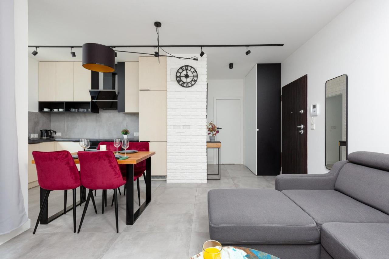 City Center Apartments Grzybowska With Parking By Noclegi Renters Βαρσοβία Εξωτερικό φωτογραφία