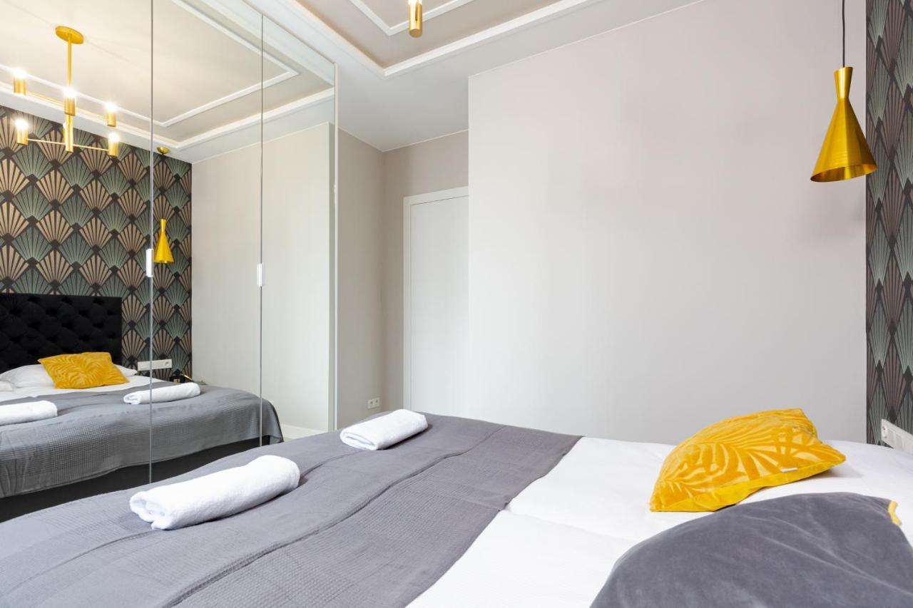 City Center Apartments Grzybowska With Parking By Noclegi Renters Βαρσοβία Εξωτερικό φωτογραφία