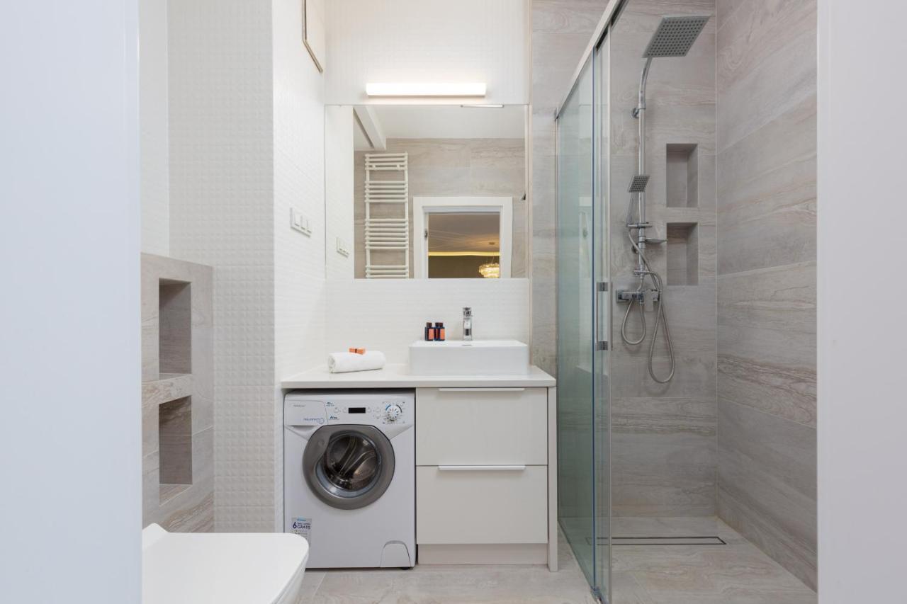 City Center Apartments Grzybowska With Parking By Noclegi Renters Βαρσοβία Εξωτερικό φωτογραφία