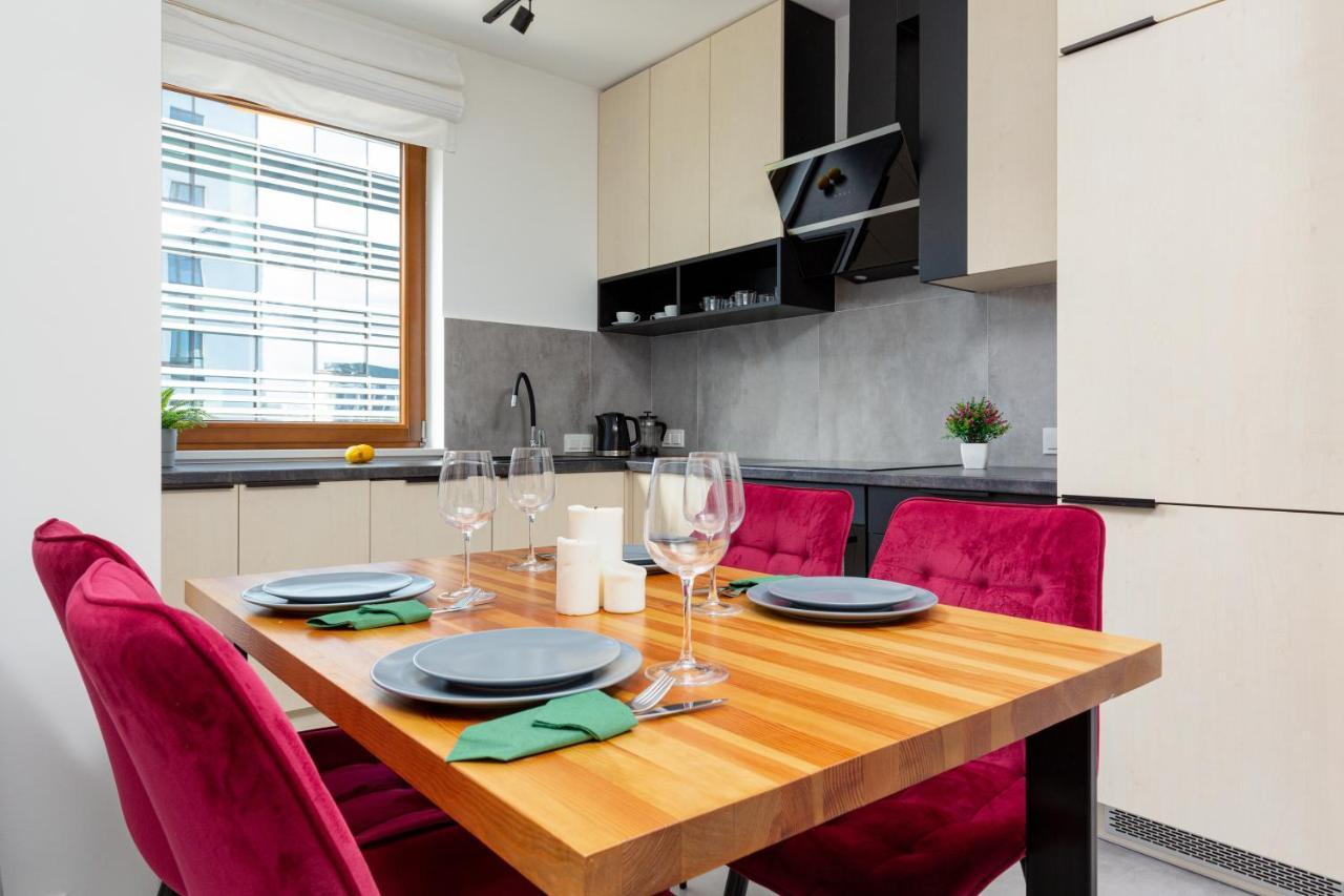 City Center Apartments Grzybowska With Parking By Noclegi Renters Βαρσοβία Εξωτερικό φωτογραφία