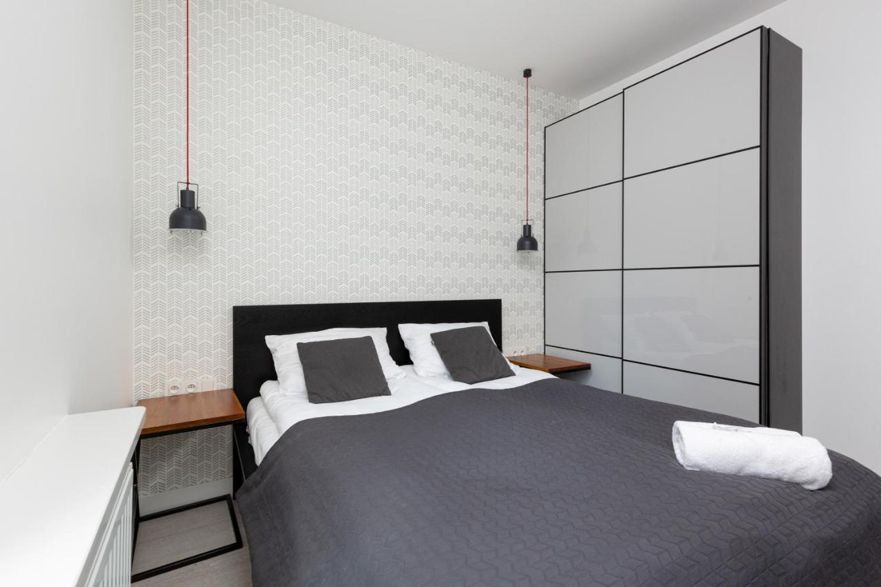 City Center Apartments Grzybowska With Parking By Noclegi Renters Βαρσοβία Εξωτερικό φωτογραφία