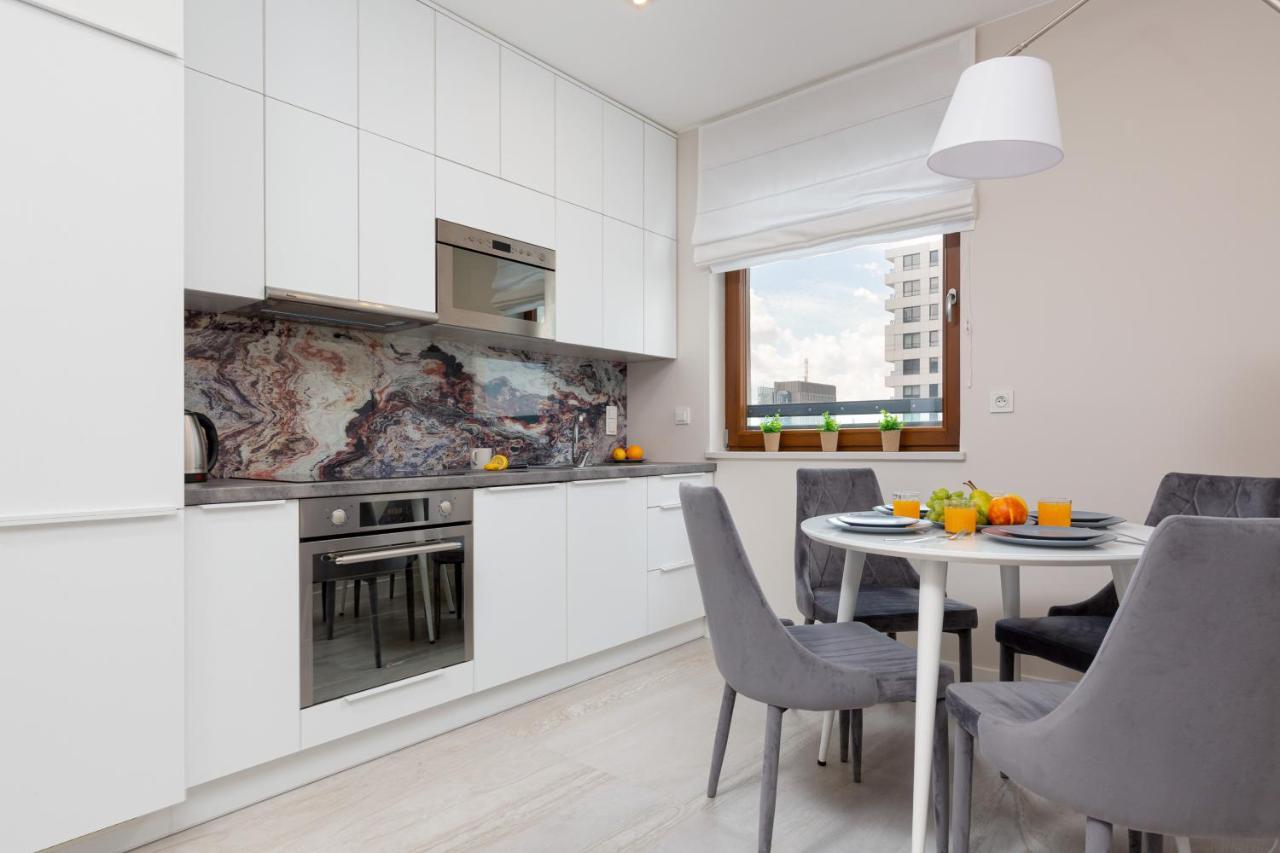 City Center Apartments Grzybowska With Parking By Noclegi Renters Βαρσοβία Εξωτερικό φωτογραφία